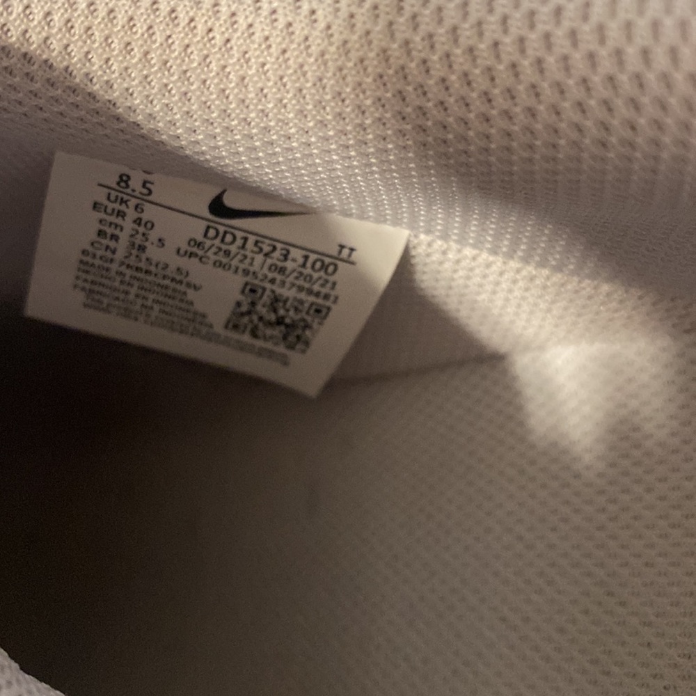 Nike Air Force 1 White/Metallic/Silver-Black - Picture 6 of 6